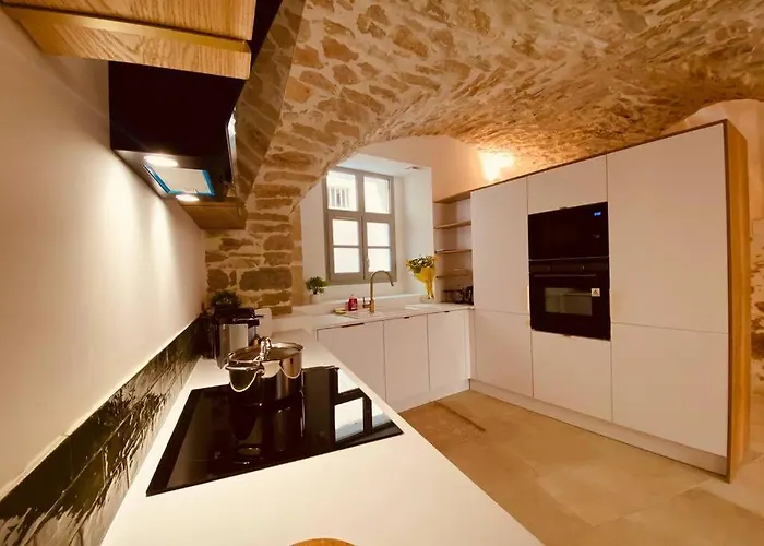 Terra Nostra - Townhouse - Swimming Pool Ferienhaus *